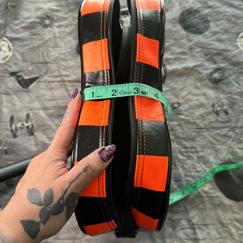 BNWOT LOVE PAIN AND STITCHES OG PUMPKIN KULT SPIDERWEB HEART CROSSBODY - Picture 5 of 8